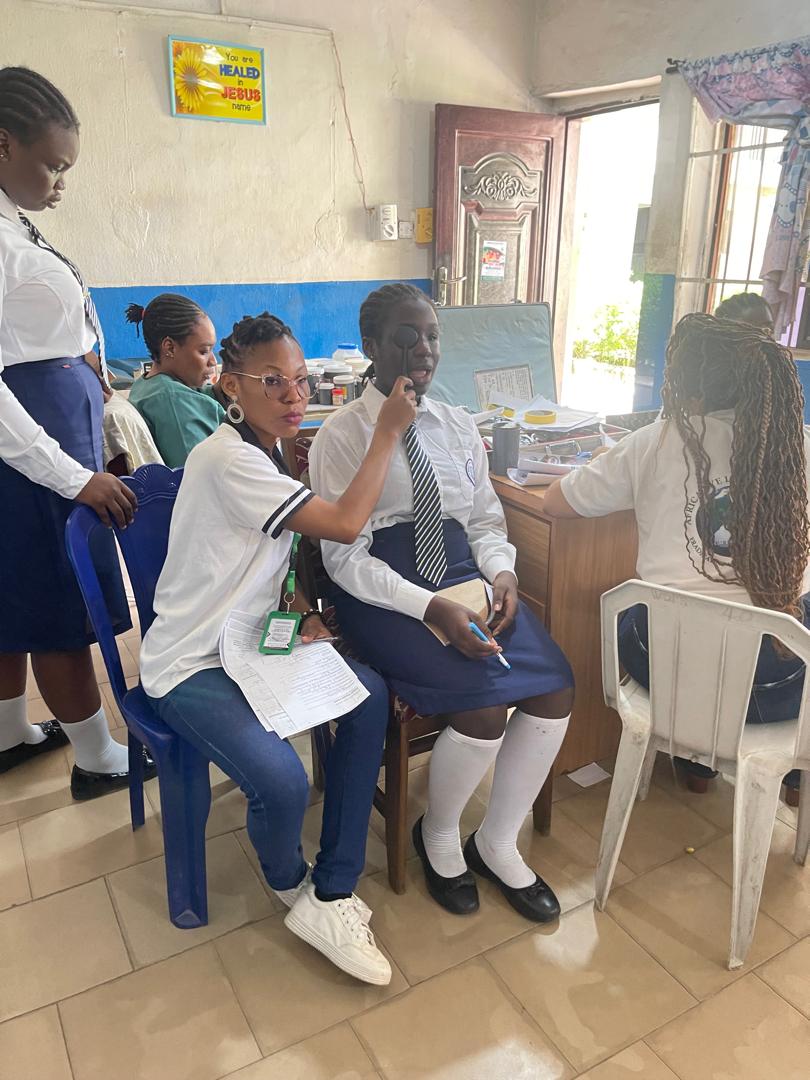 gift of sight goes to schools (26)