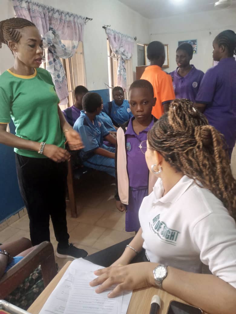 gift of sight goes to schools (28)