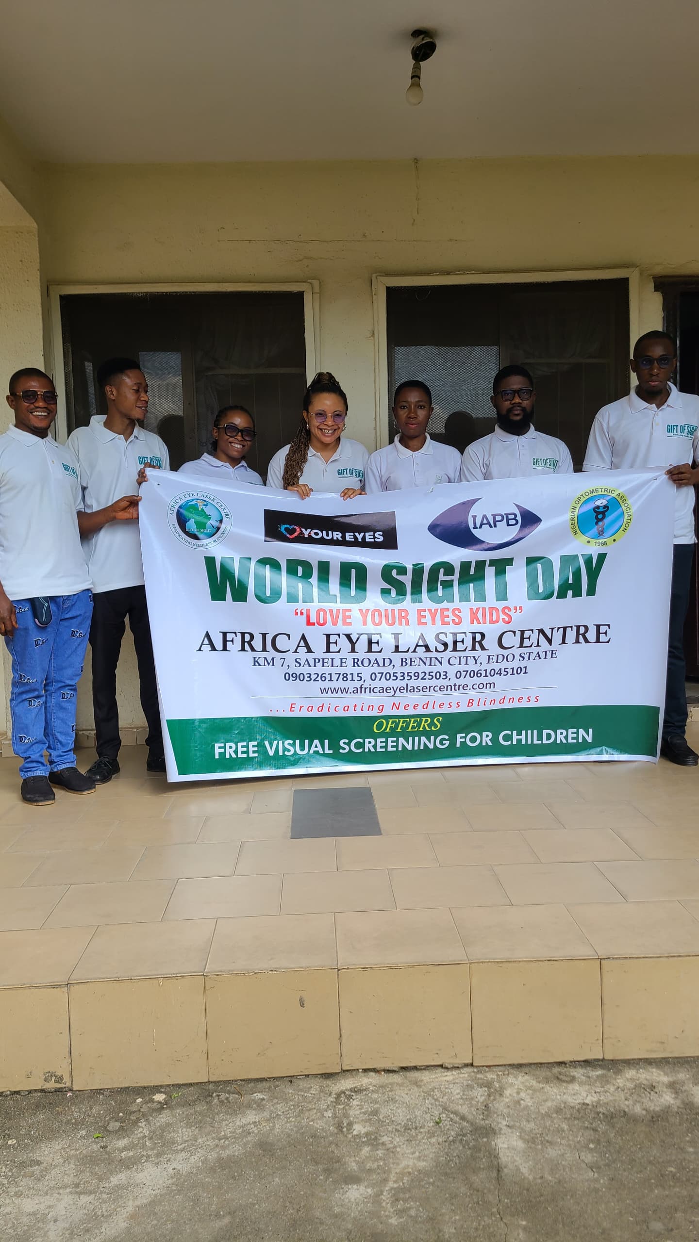 gift of sight goes to schools (31)